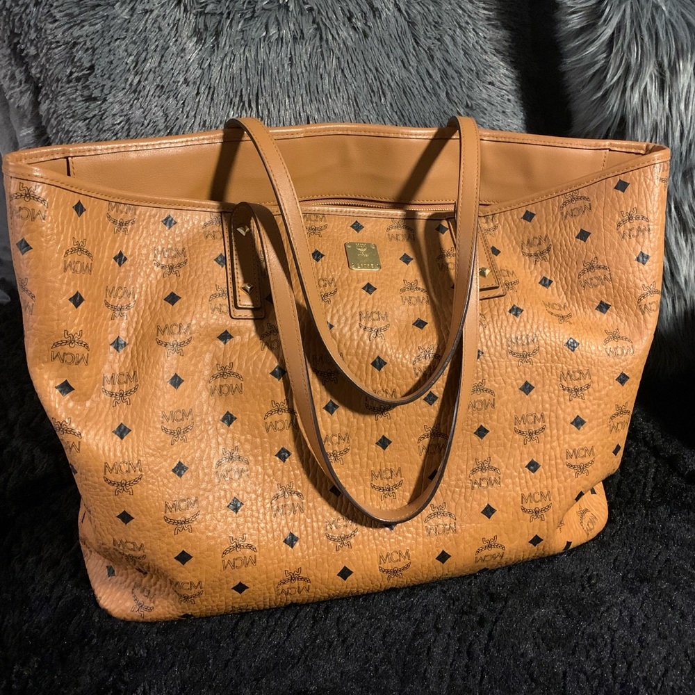 MCM Lg Handbag 👜 - Picture 1 of 7